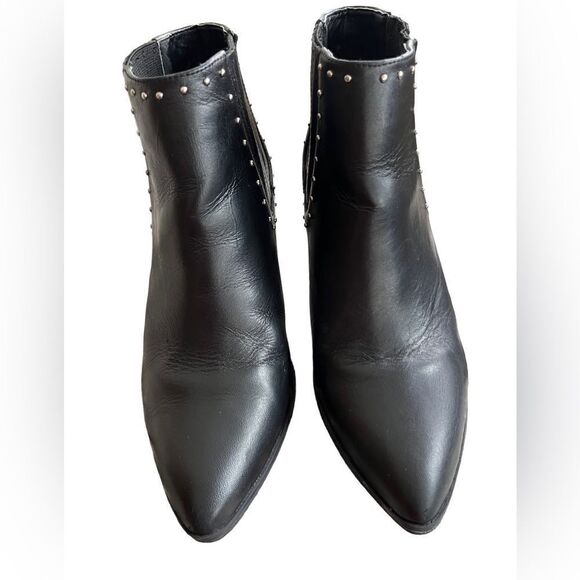 Michael Michael Kors Gemma black Leather
Mid Booties size 6 - Picture 3 of 8